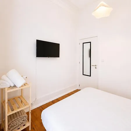 Double - 4 Min Anjos Metro Guest house Lisbon